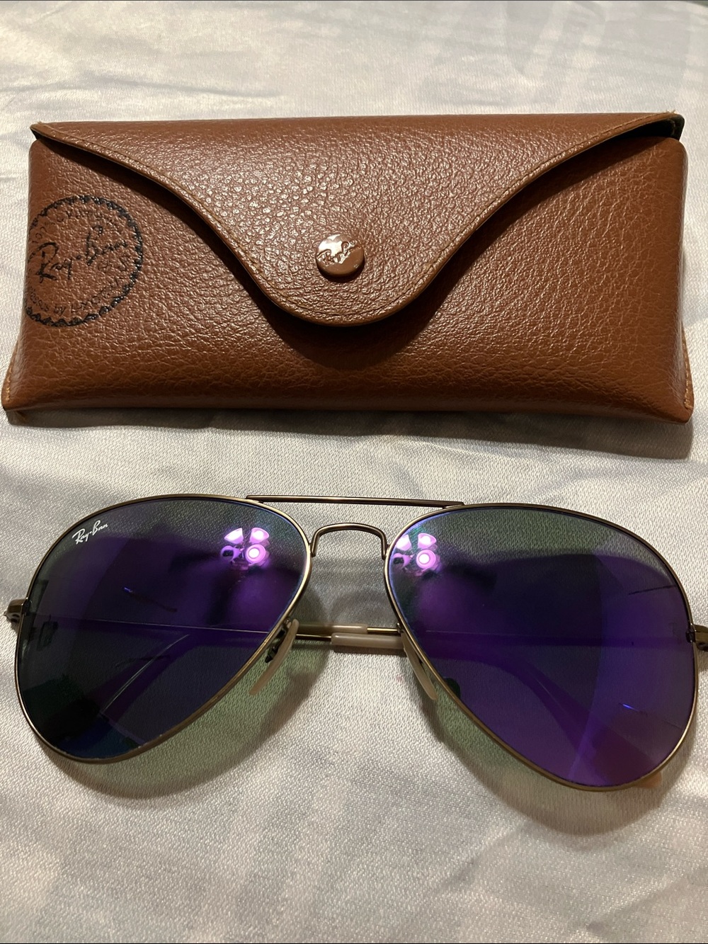 Very Nice Sunglasses! Ray-Ban Aviator Sunglasses wi/Purple Mirrored Lenses
